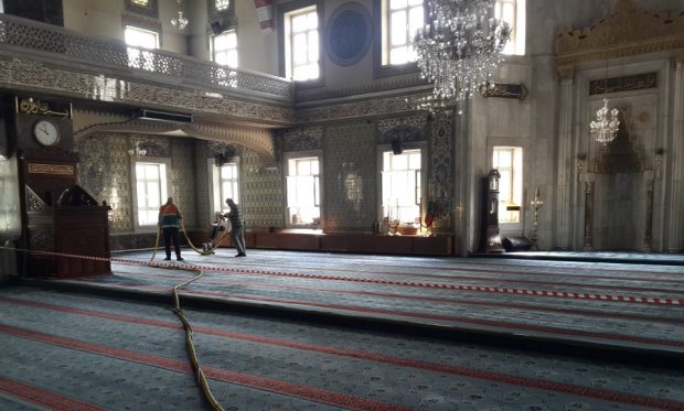 İzzetpaşa Camii de Ramazan Öncesi Temizlik Çalışması